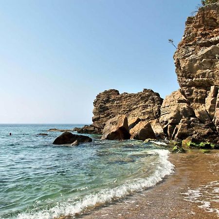 T2 Calme Proche Plage Bonporteau Avec Clim Et Parking Cavalaire-sur-Mer Dış mekan fotoğraf